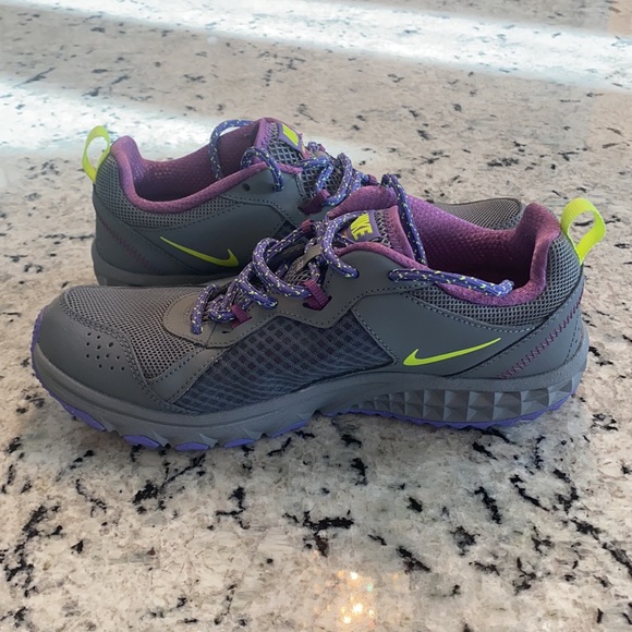 Nike Woman’s Wild Trail Running Shoes Size 8 - Picture 6 of 10